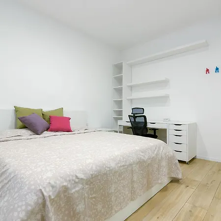 Queen Nicolle Apartament Bolonia