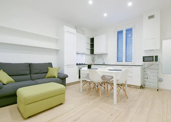 Queen Nicolle * Bologna